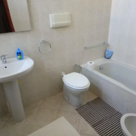 Casa Emilia אולביה